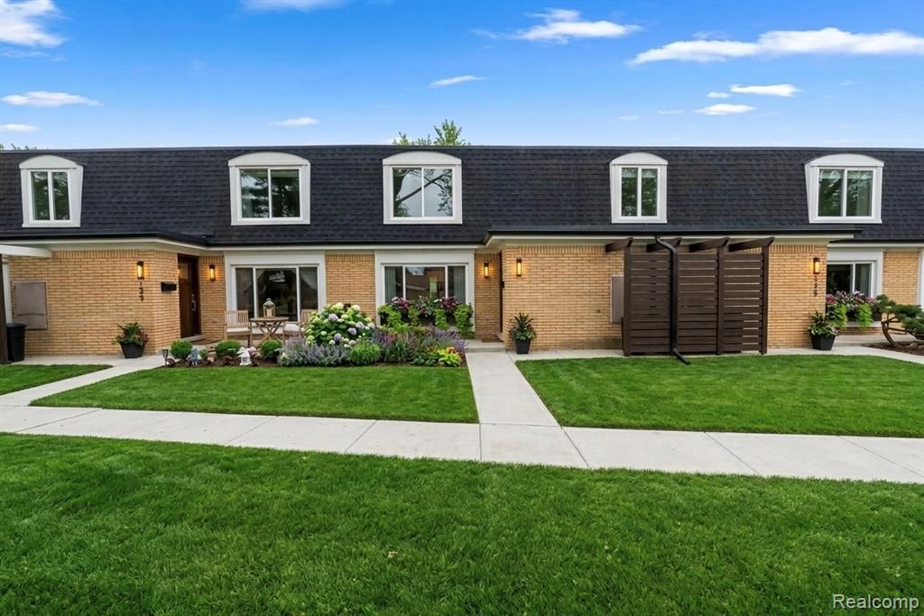 29876 City Center Drive 4, Warren, MI 48093