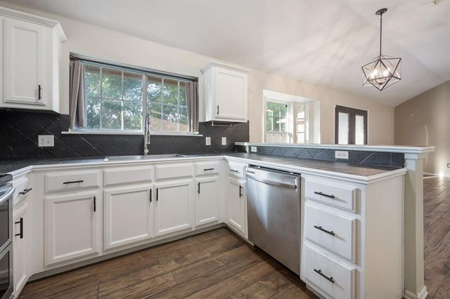 401 Tecumseh Meadows Court, Norman, OK 73069