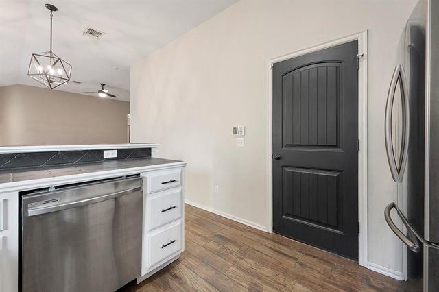 401 Tecumseh Meadows Court, Norman, OK 73069