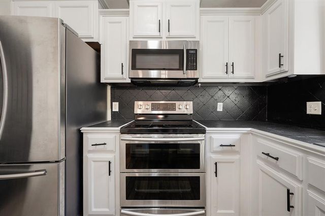 401 Tecumseh Meadows Court, Norman, OK 73069