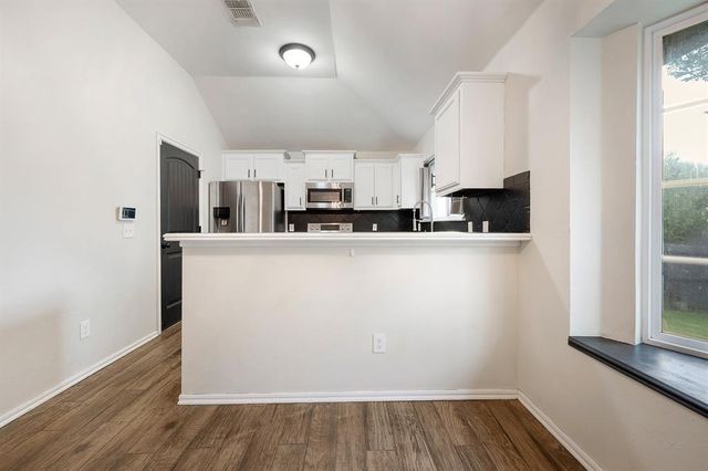 401 Tecumseh Meadows Court, Norman, OK 73069