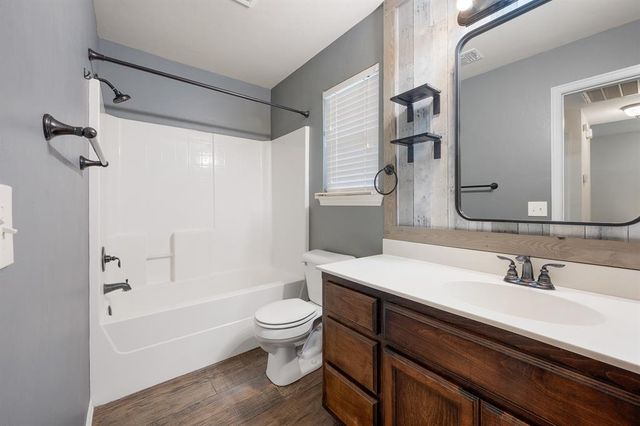 401 Tecumseh Meadows Court, Norman, OK 73069