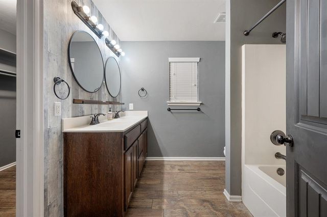401 Tecumseh Meadows Court, Norman, OK 73069