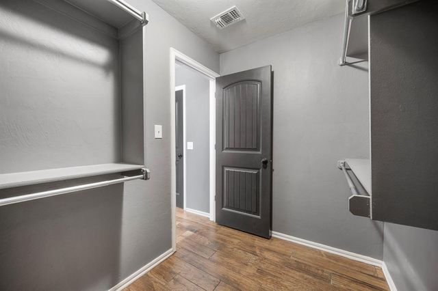 401 Tecumseh Meadows Court, Norman, OK 73069
