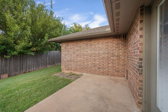 401 Tecumseh Meadows Court, Norman, OK 73069