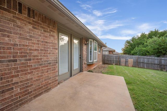 401 Tecumseh Meadows Court, Norman, OK 73069