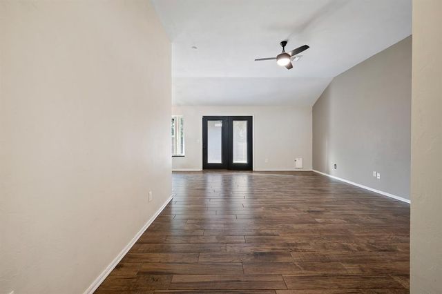 401 Tecumseh Meadows Court, Norman, OK 73069
