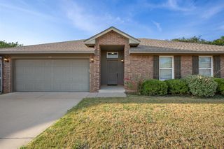 401 Tecumseh Meadows Court, Norman, OK 73069
