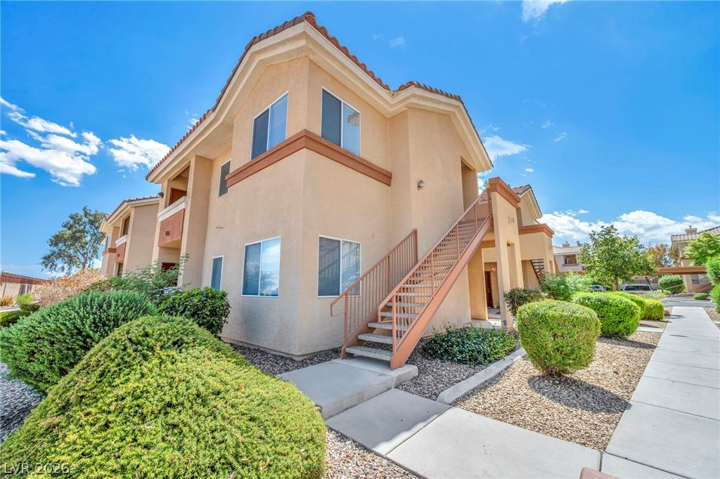 1050 East Cactus Avenue 2088, Las Vegas, NV 89183 — exterior