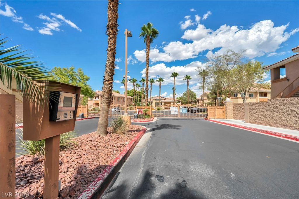 1050 East Cactus Avenue 2088, Las Vegas, NV 89183 — photo 4