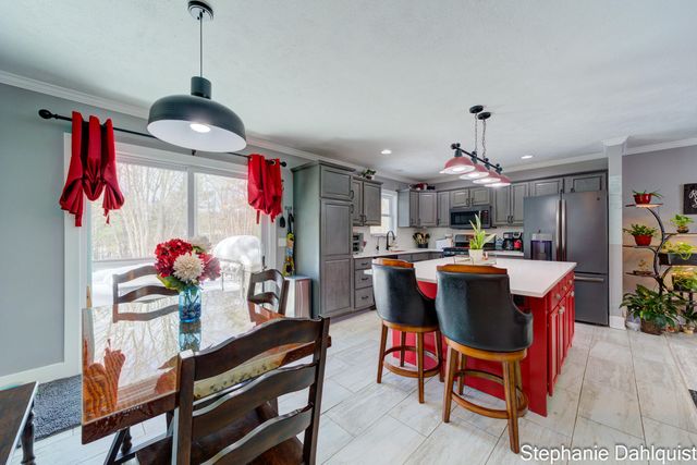 3711 Automobile Road, Muskegon, MI 49445