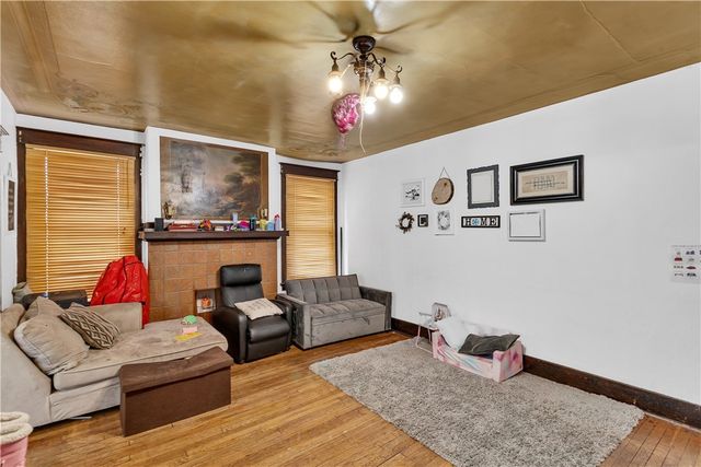 123 Cemetery Ln, Ross Twp, PA 15237