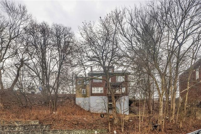 123 Cemetery Ln, Ross Twp, PA 15237