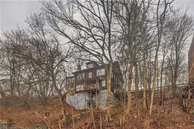 123 Cemetery Ln, Ross Twp, PA 15237