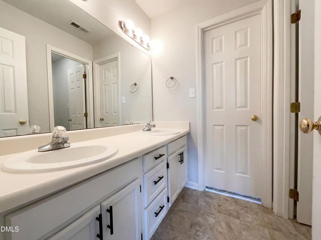 4928 Royal Adelaide Way, Raleigh, NC 27604