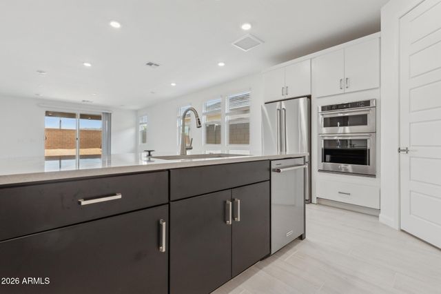 2453 E VILLA LINDA Drive, Phoenix, AZ 85024