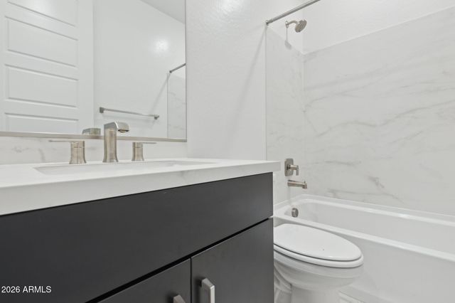 2453 E VILLA LINDA Drive, Phoenix, AZ 85024