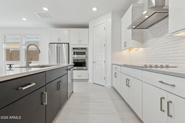 2453 E VILLA LINDA Drive, Phoenix, AZ 85024