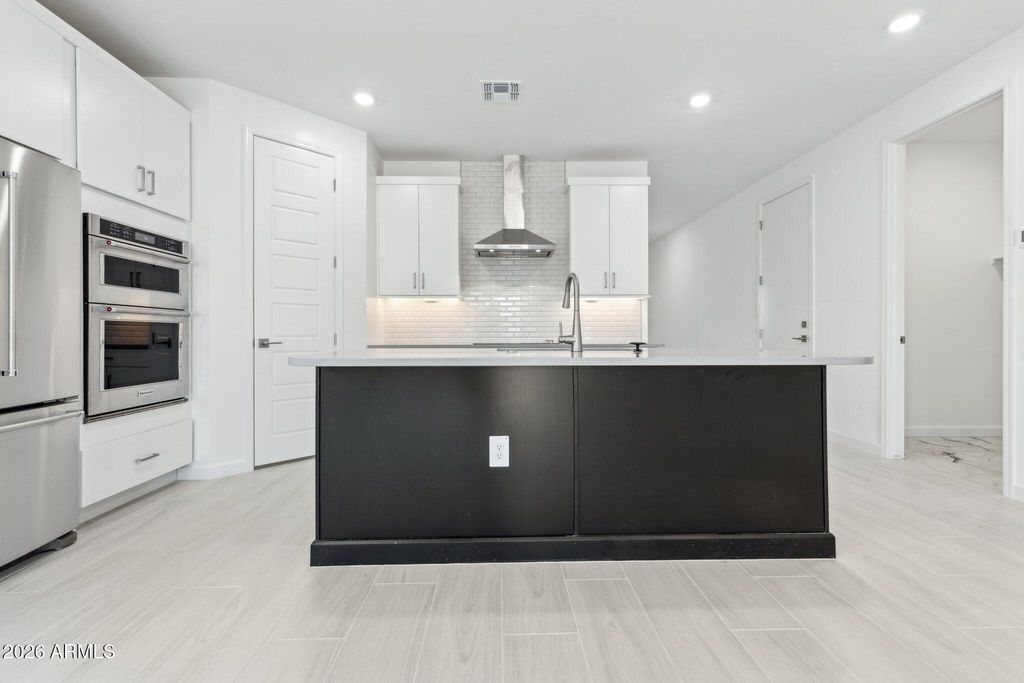 2453 E VILLA LINDA Drive, Phoenix, AZ 85024