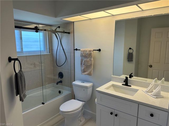 3402 SE 11th AVE, Cape Coral, FL 33904