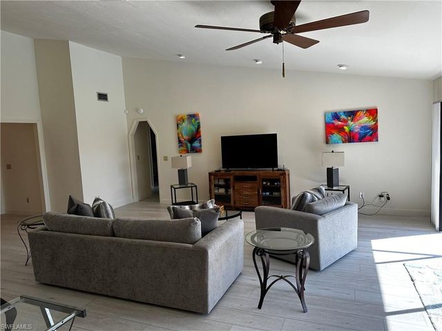 3402 SE 11th AVE, Cape Coral, FL 33904