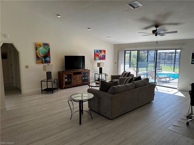 3402 SE 11th AVE, Cape Coral, FL 33904