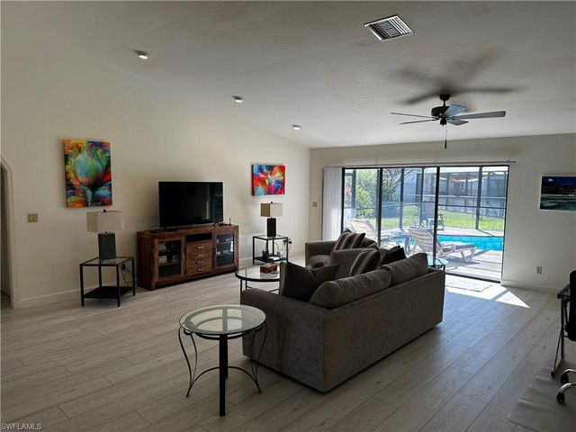 3402 SE 11th AVE, Cape Coral, FL 33904
