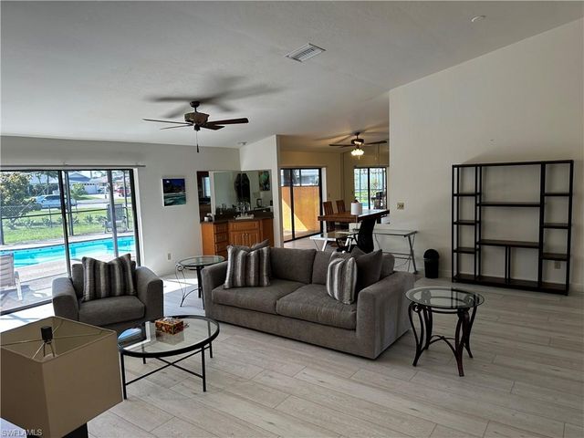 3402 SE 11th AVE, Cape Coral, FL 33904