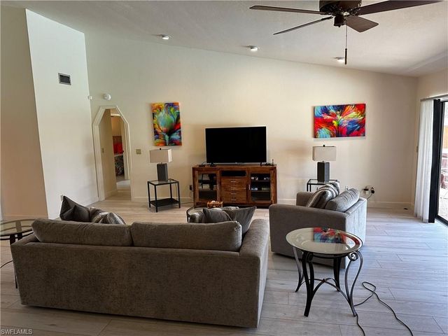 3402 SE 11th AVE, Cape Coral, FL 33904