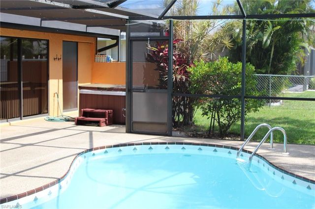 3402 SE 11th AVE, Cape Coral, FL 33904