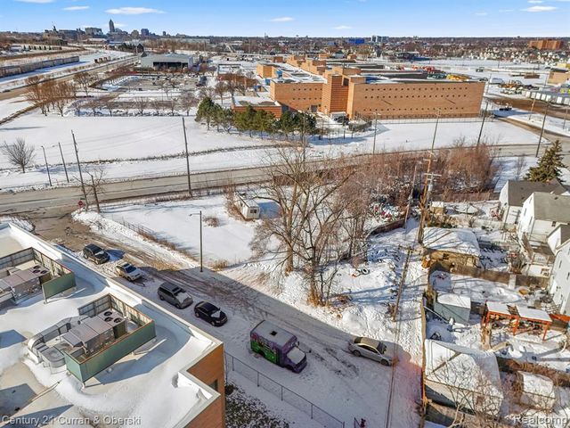 8312 Conant Street, Hamtramck, MI 48211