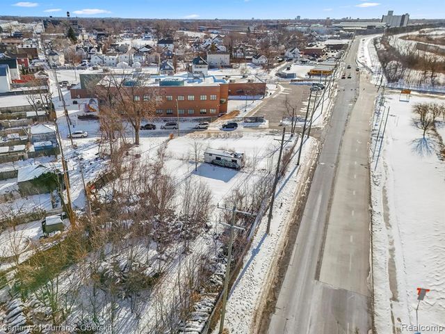 8312 Conant Street, Hamtramck, MI 48211