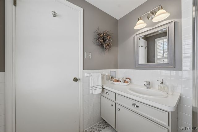 146 Bridle Path, Amherst, NY 14221