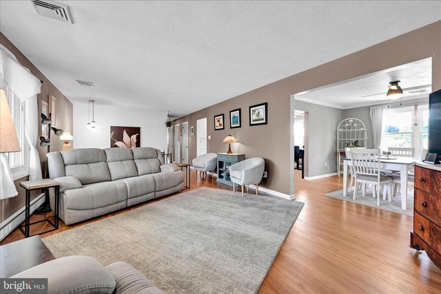 623 W PINE ST, Palmyra, PA 17078