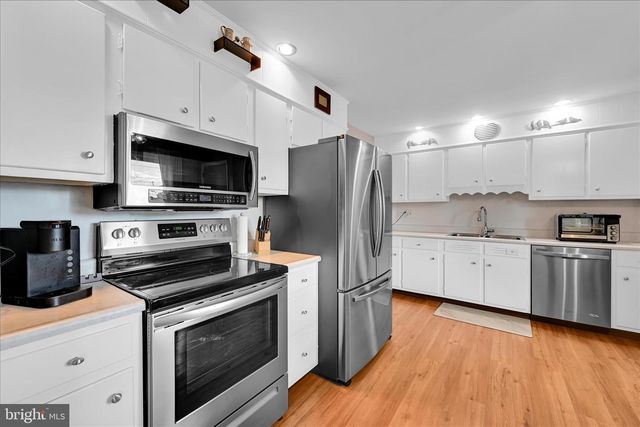 623 W PINE ST, Palmyra, PA 17078