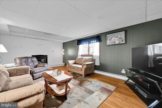 623 W PINE ST, Palmyra, PA 17078