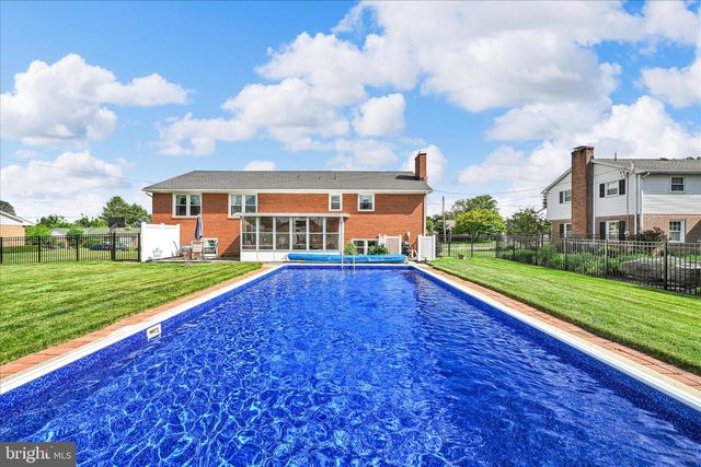 623 W PINE ST, Palmyra, PA 17078