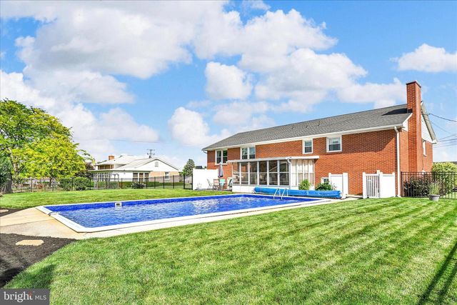 623 W PINE ST, Palmyra, PA 17078