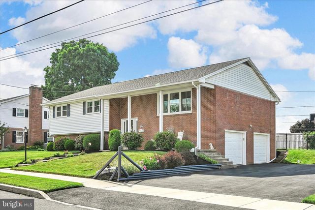 623 W PINE ST, Palmyra, PA 17078