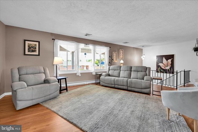 623 W PINE ST, Palmyra, PA 17078