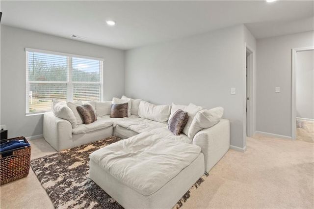 6755 Scarlet Oak Way, Flowery Branch, GA 30542