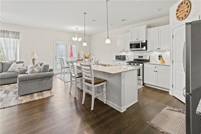 6755 Scarlet Oak Way, Flowery Branch, GA 30542
