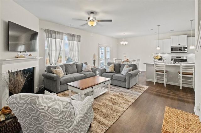 6755 Scarlet Oak Way, Flowery Branch, GA 30542