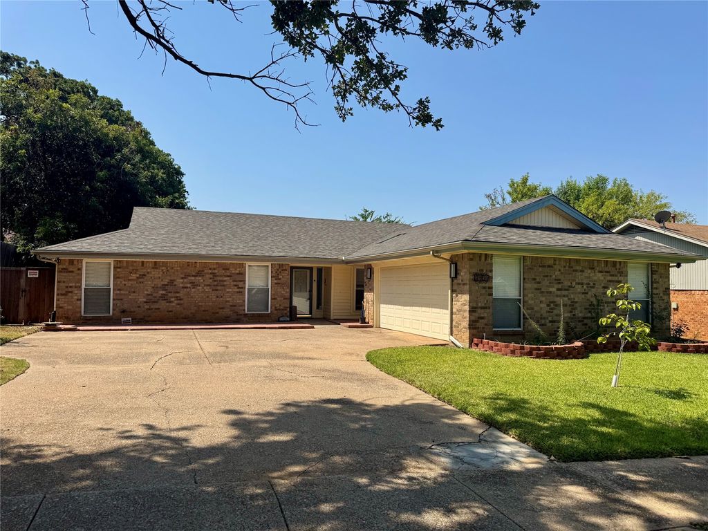 3104 Sugar Street, Bedford, TX 76021