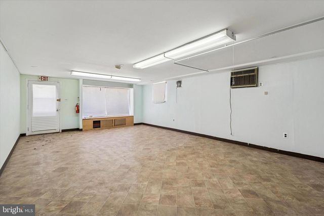 928 FOX CHASE RD, Jenkintown, PA 19046