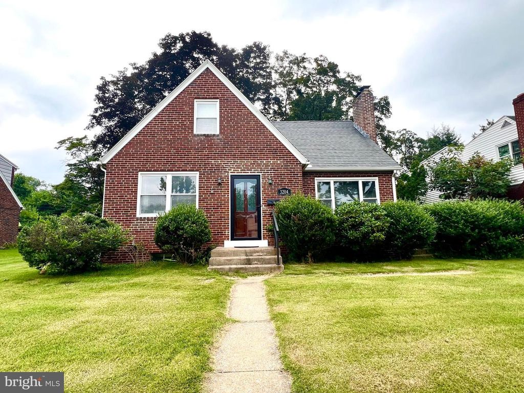 3204 MEADOW LN, Harrisburg, PA 17109