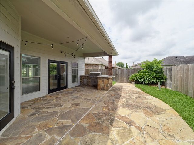 6134 Strasbourg Dr, Corpus Christi, TX 78414