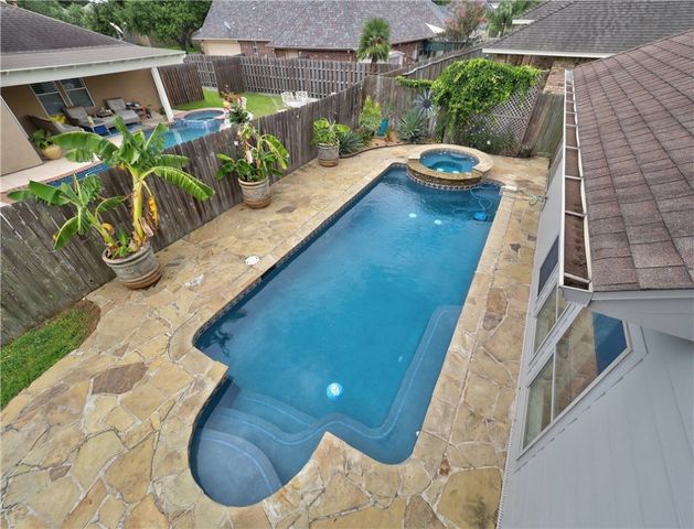 6134 Strasbourg Dr, Corpus Christi, TX 78414