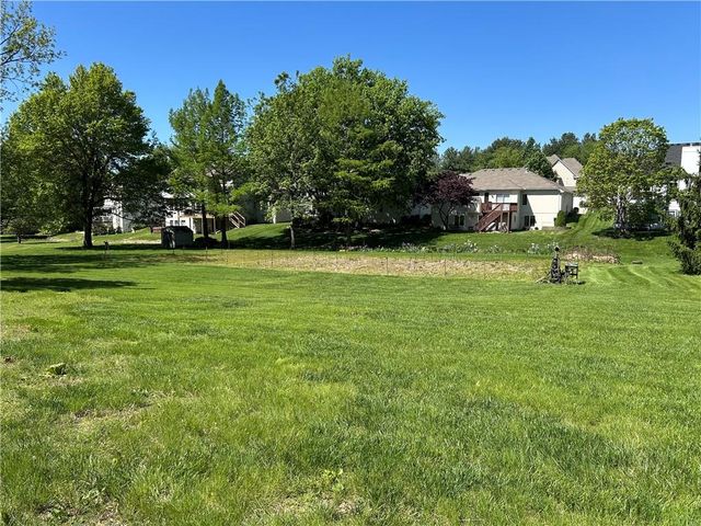 2105 Porter Road, Blue Springs, MO 64014