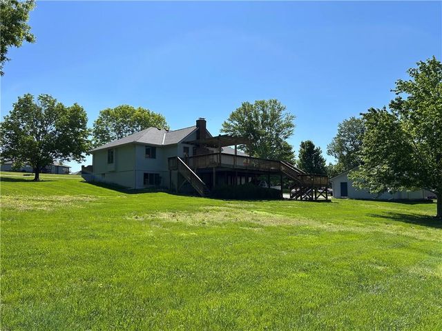 2105 Porter Road, Blue Springs, MO 64014